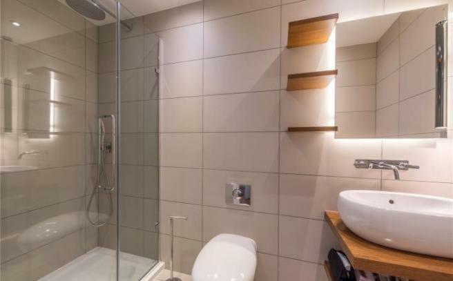 One Commercial Street Apartment Лондон Экстерьер фото